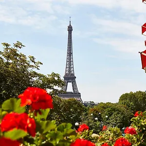 ***** Szálloda Plaza Athenee - Dorchester Collection Franciaország