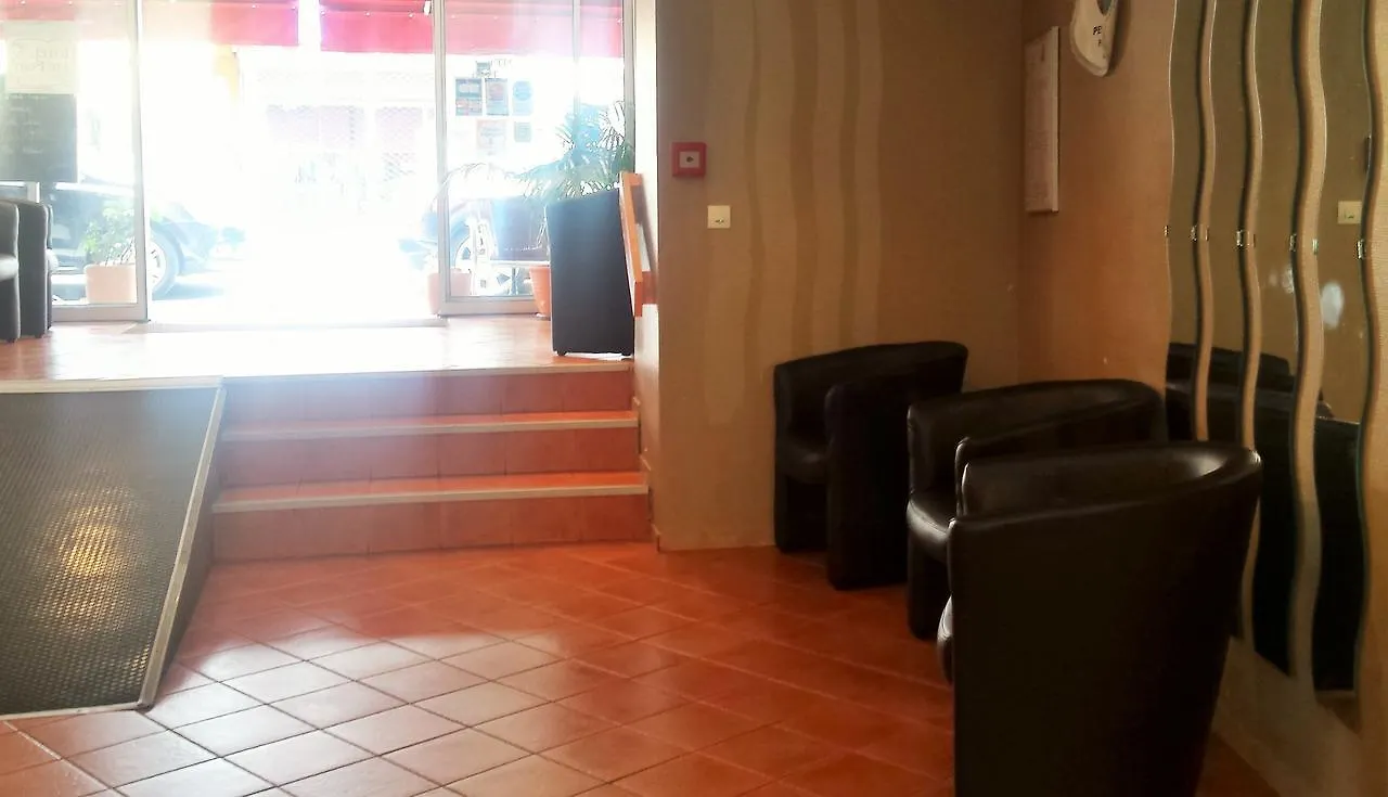 Hotel Du Chateau Fort Lourdes 2*,